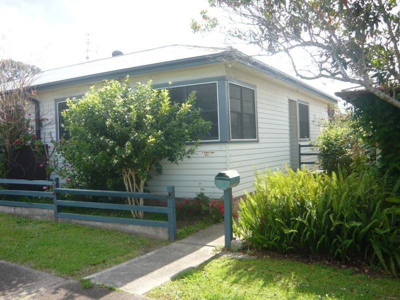 1/2 Primrose Street, Wingham NSW 2429