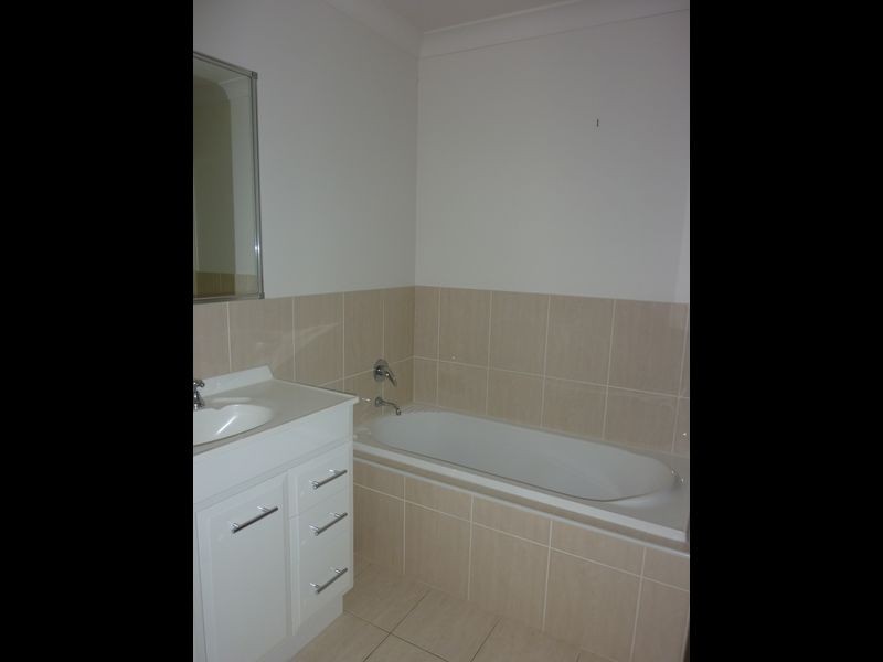 Unit 2/6 Treetops Parade, Wingham NSW 2429