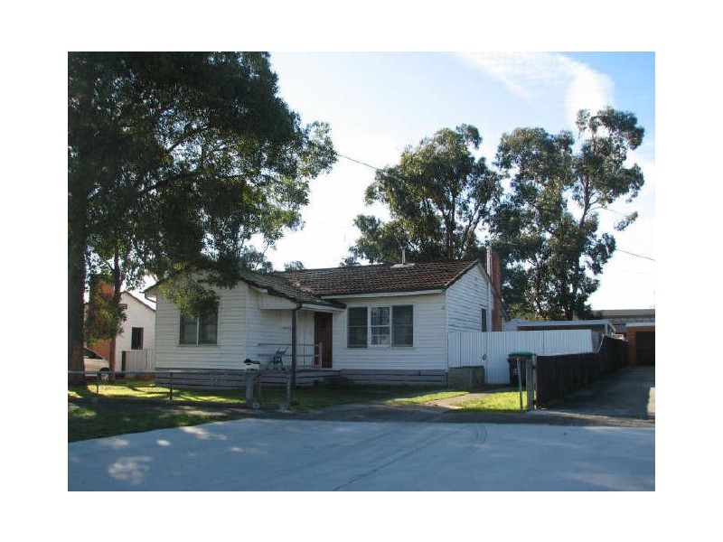 15 Parer Avenue, Moe VIC 3825