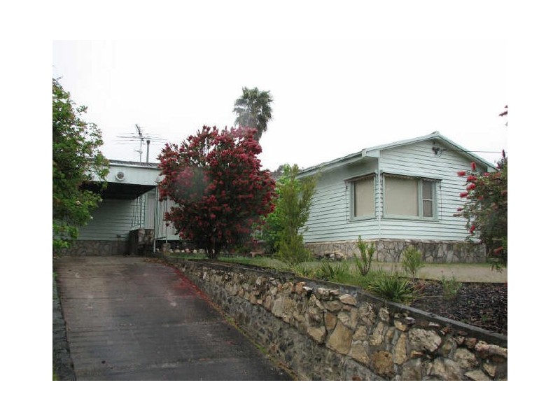 6 Chamberlain Road, Newborough VIC 3825