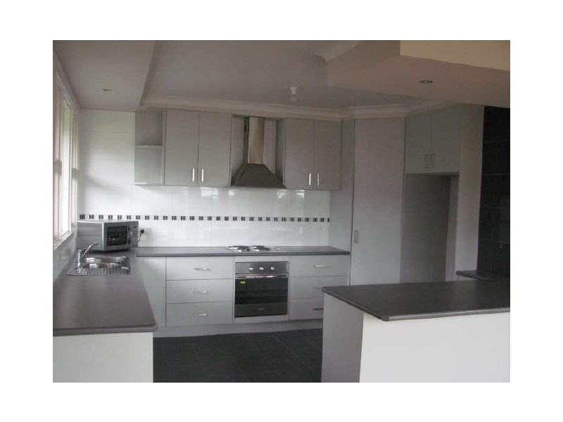 23 Lisle Street, Moe VIC 3825