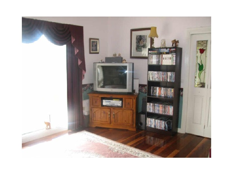 12 School Road, Willow Grove VIC 3825