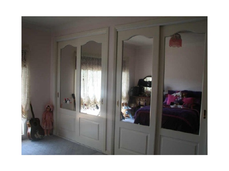 12 School Road, Willow Grove VIC 3825