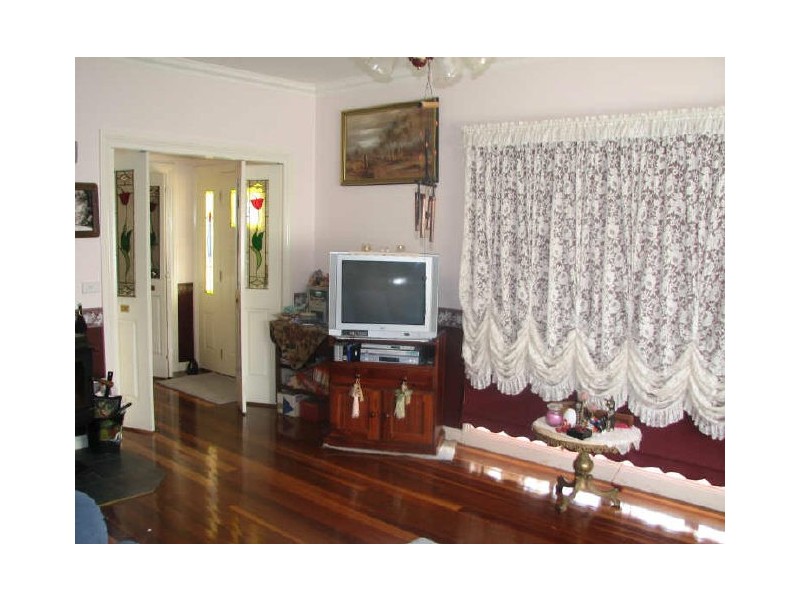 12 School Road, Willow Grove VIC 3825