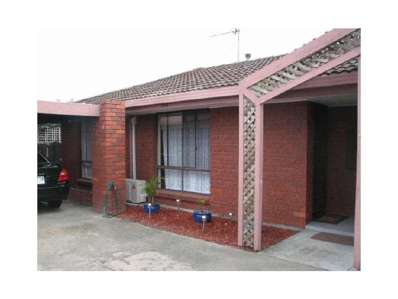 3/24 Ollerton Avenue, Newborough VIC 3825