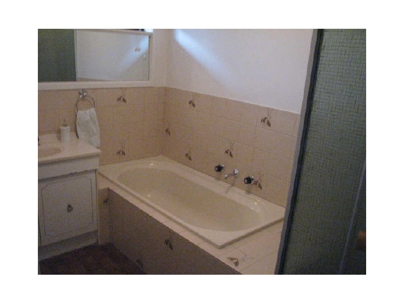 3/24 Ollerton Avenue, Newborough VIC 3825