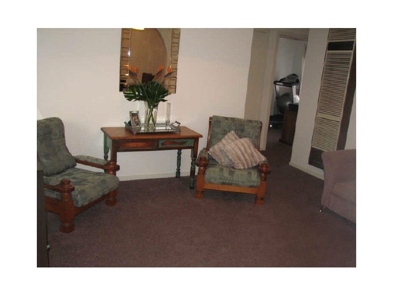 3/24 Ollerton Avenue, Newborough VIC 3825