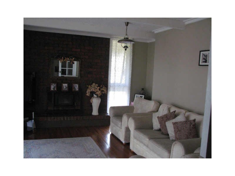 8 monte cresent, Moe VIC 3825