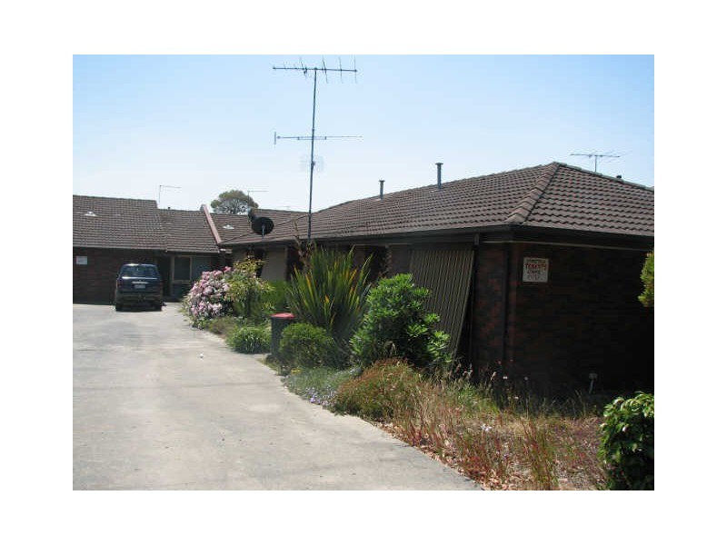 2/126 Service Road, Moe VIC 3825