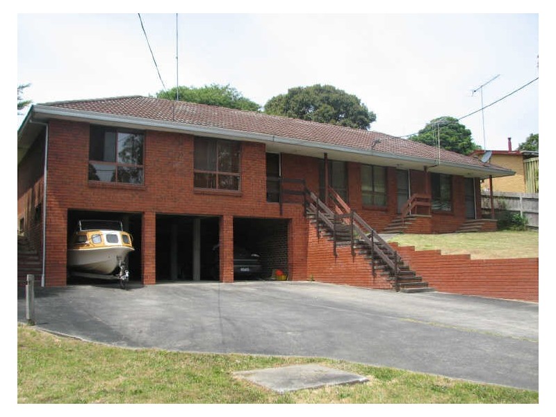 3/21 Haunted Hills Road, Newborough VIC 3825