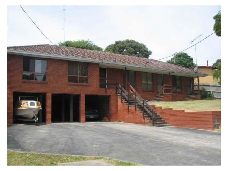 3/21 Haunted Hills Road, Newborough VIC 3825