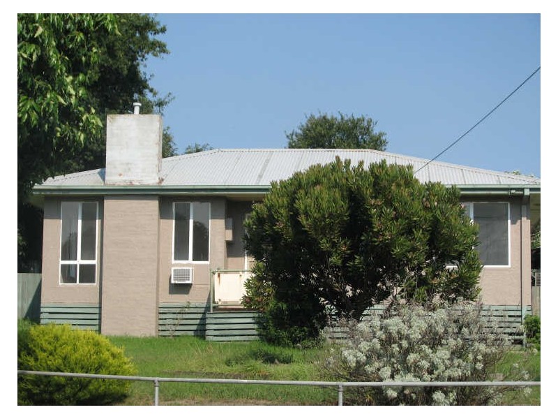 13 Windsor Avenue, Moe VIC 3825