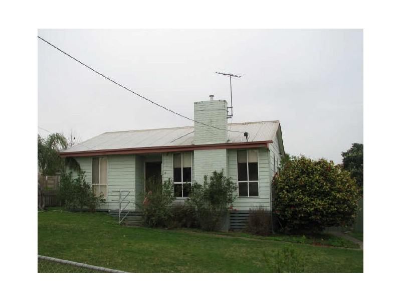14 Mann Street, Moe VIC 3825