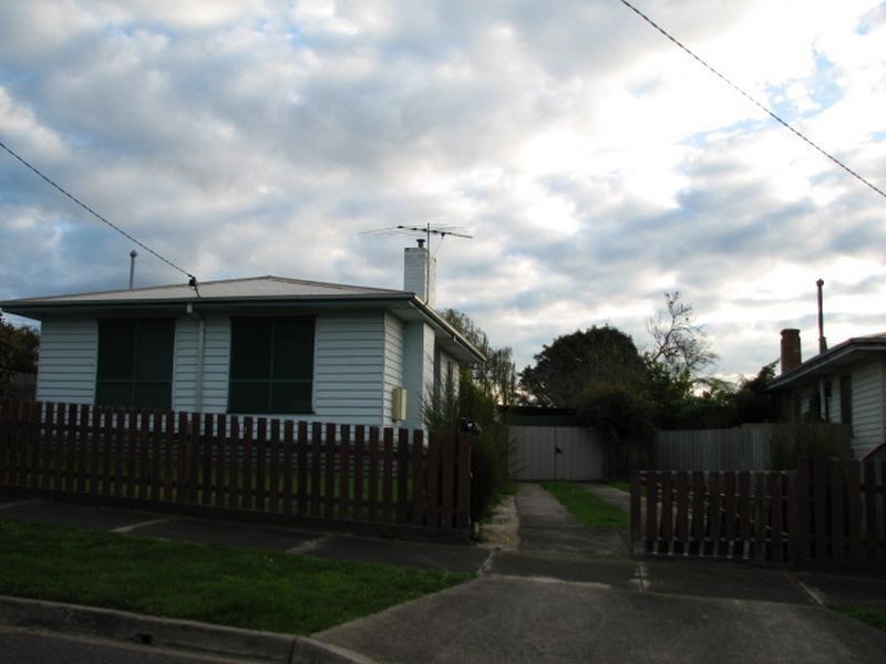 8 Mann Street, Moe VIC 3825