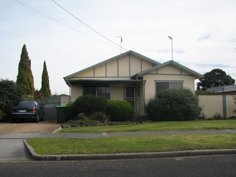 12 Castle Street, Moe VIC 3825