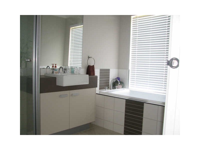 5 Sharnee Court, Moe VIC 3825