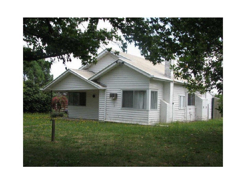 16 Sevice Road, Moe VIC 3825