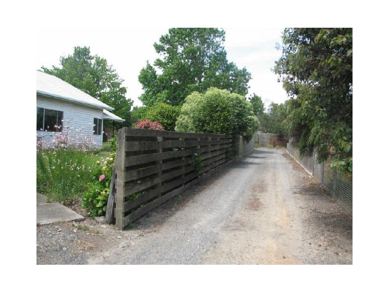 16 Sevice Road, Moe VIC 3825