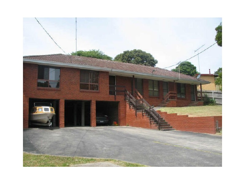 1-3/21 Haunted hills Road, Newborough VIC 3825