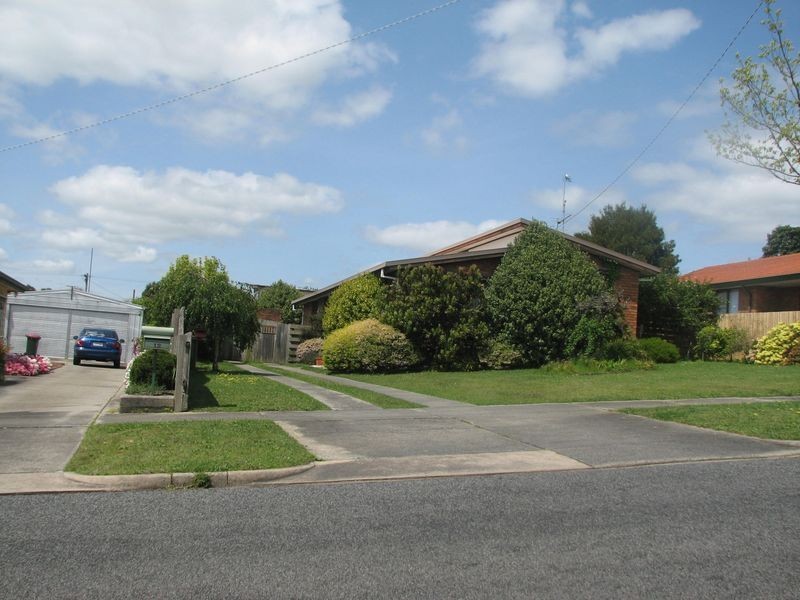 10 Durham Road, Newborough VIC 3825