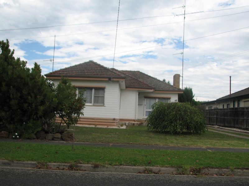 12 Burrage Street, Moe VIC 3825