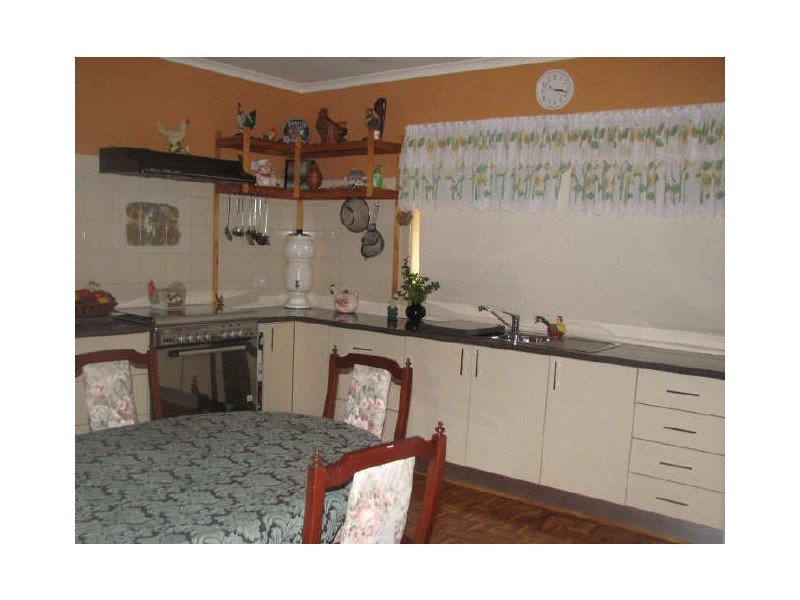 76 Hennessey Street, Moe VIC 3825