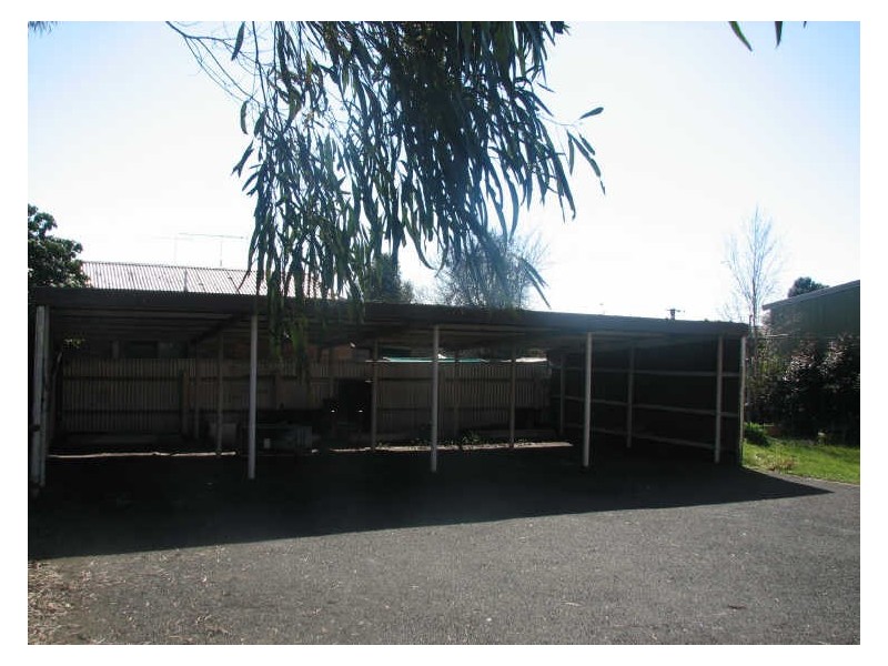 1/4 York Street, Moe VIC 3825