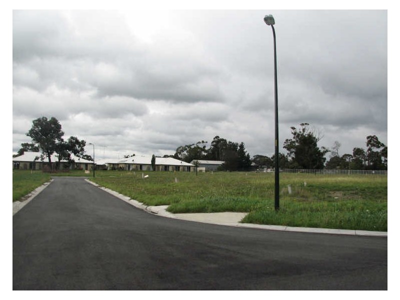 18/ Sweetwater Place, Moe VIC 3825