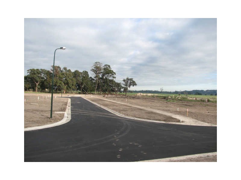 Sweetwater Place, Moe VIC 3825