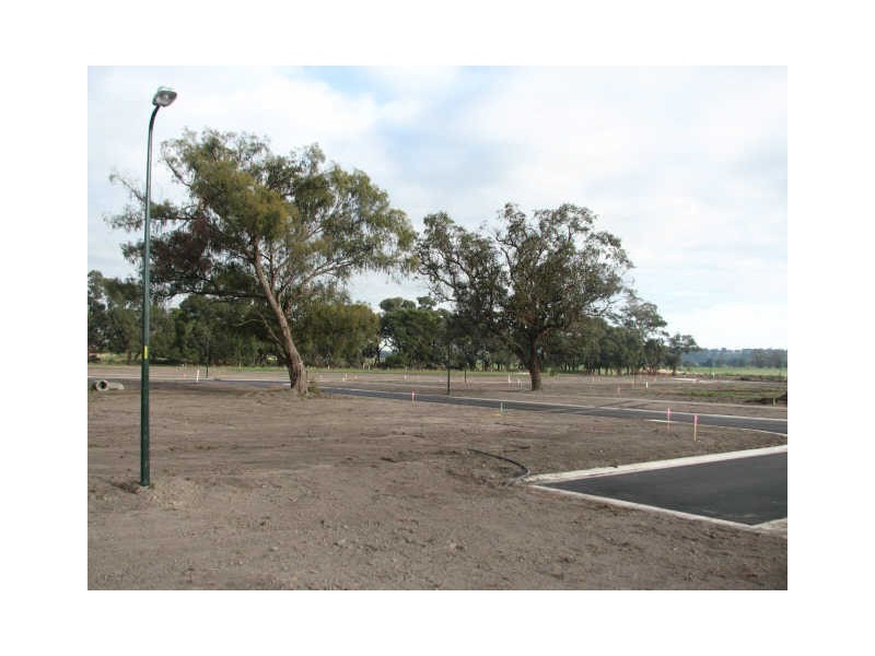 Sweetwater Place, Moe VIC 3825