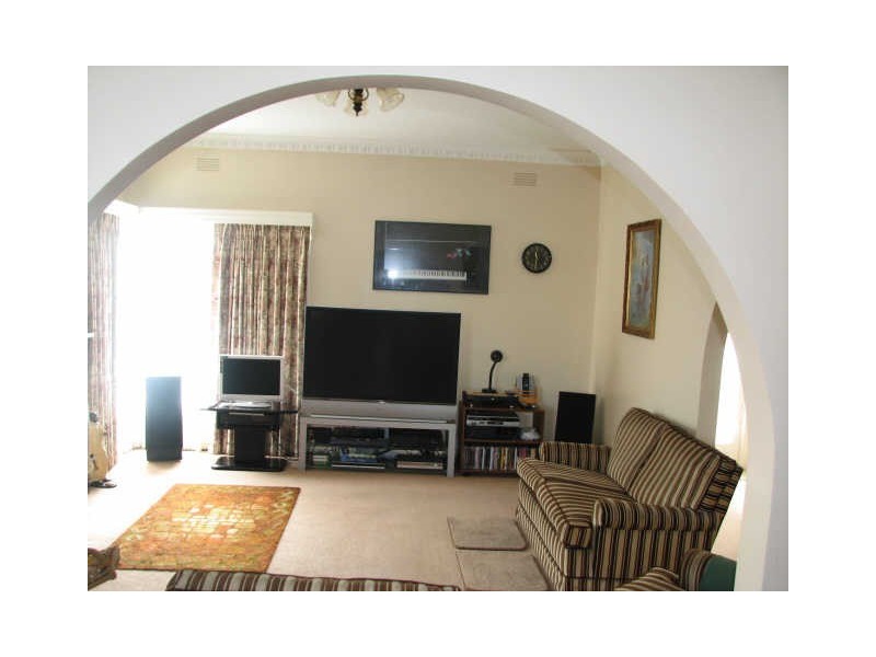 24 May Street, Moe VIC 3825