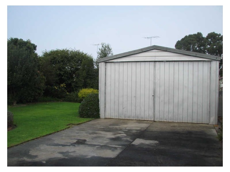24 May Street, Moe VIC 3825