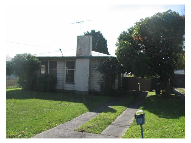 10 Marshall Avenue, Moe VIC 3825