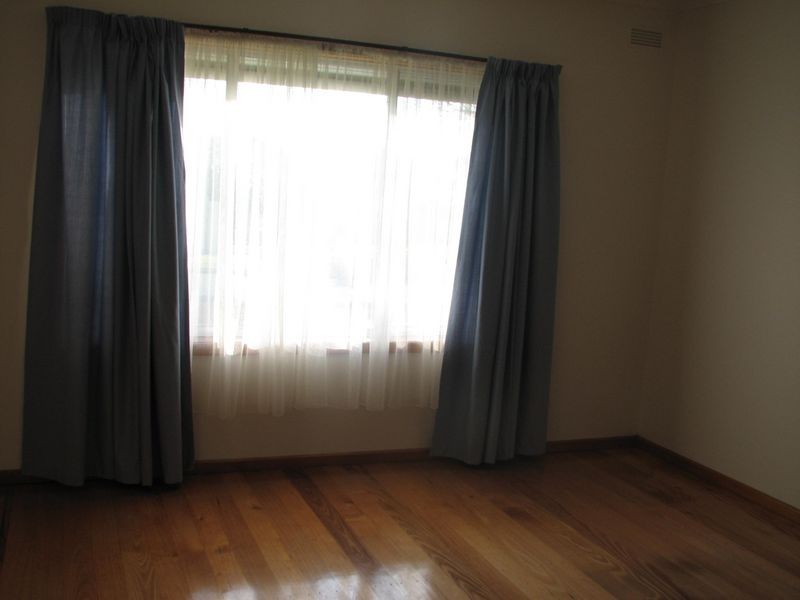 5 Roberts Street, Moe VIC 3825