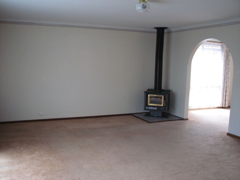 13 Burnside Street, Moe VIC 3825