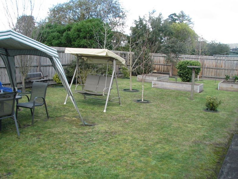 17 Bristol Street, Moe VIC 3825