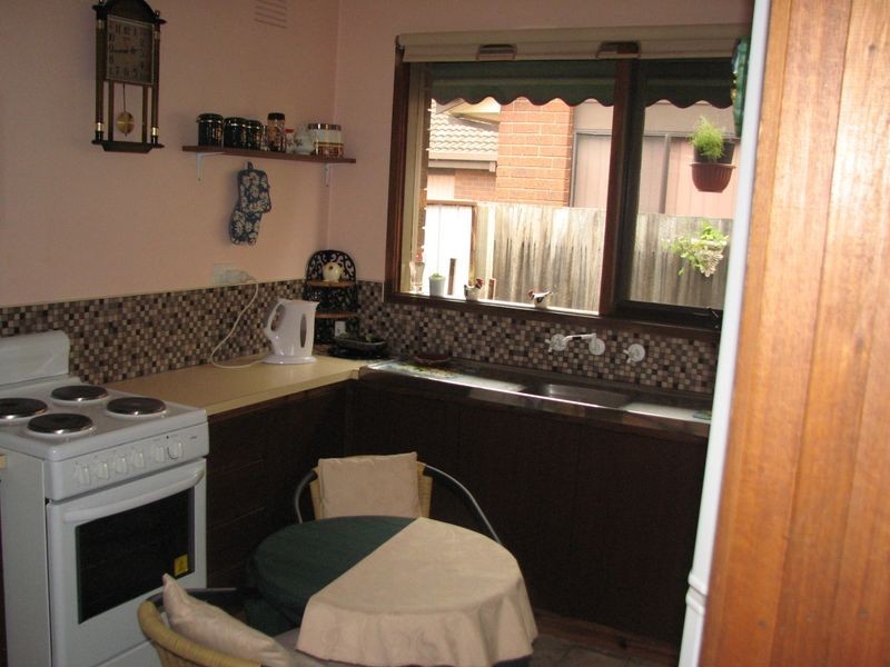 3/5 Hyland, Moe VIC 3825