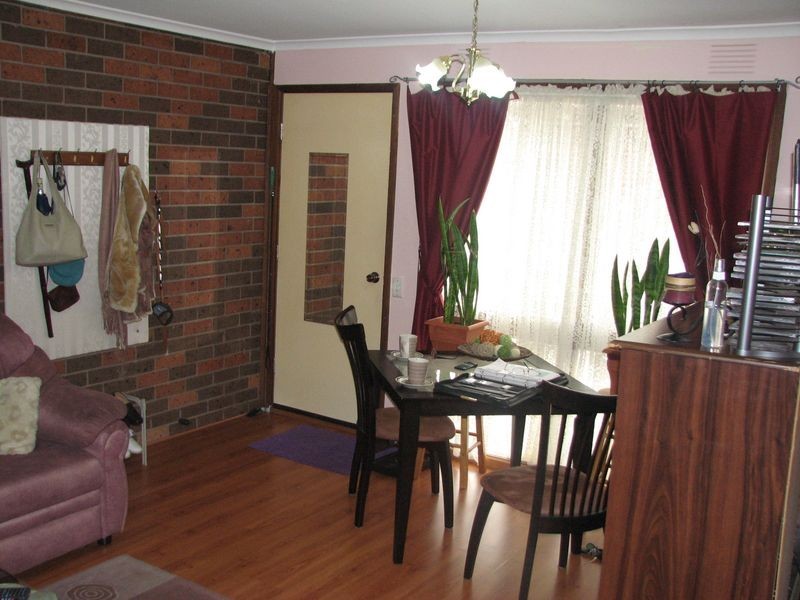 3/5 Hyland, Moe VIC 3825