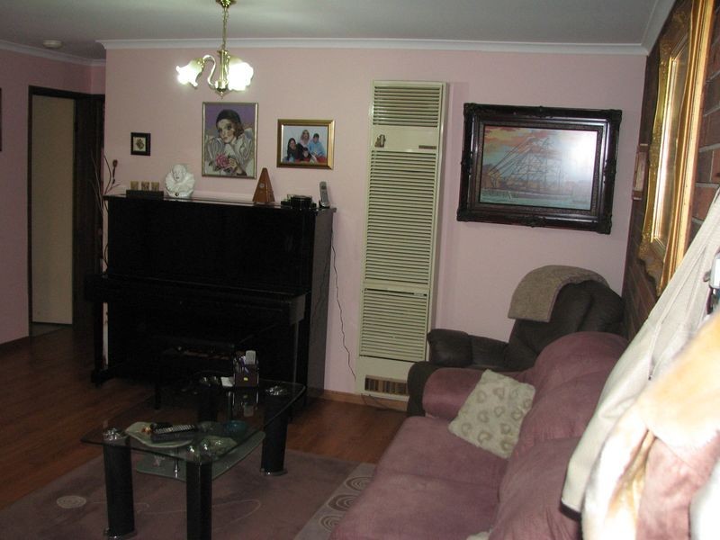 3/5 Hyland, Moe VIC 3825