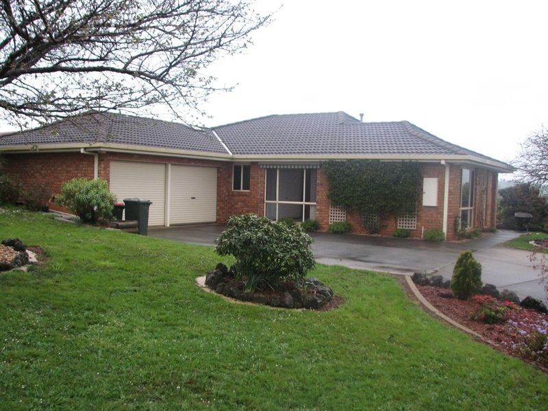 6 Hakea Court, Drouin VIC 3818