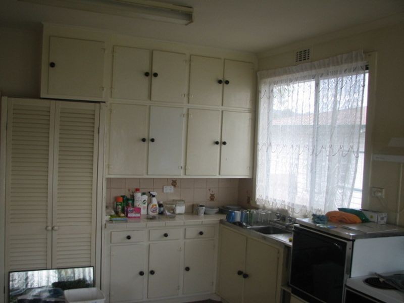 10 Windsor Avenue, Moe VIC 3825