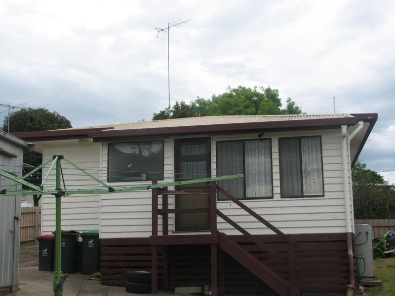 10 Windsor Avenue, Moe VIC 3825