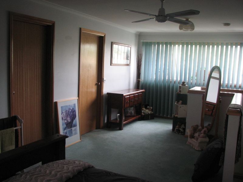 20 Boolarra Avenue, Newborough VIC 3825