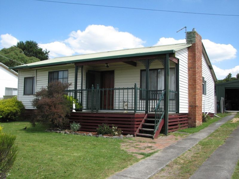 17 Hampton Street, Moe VIC 3825