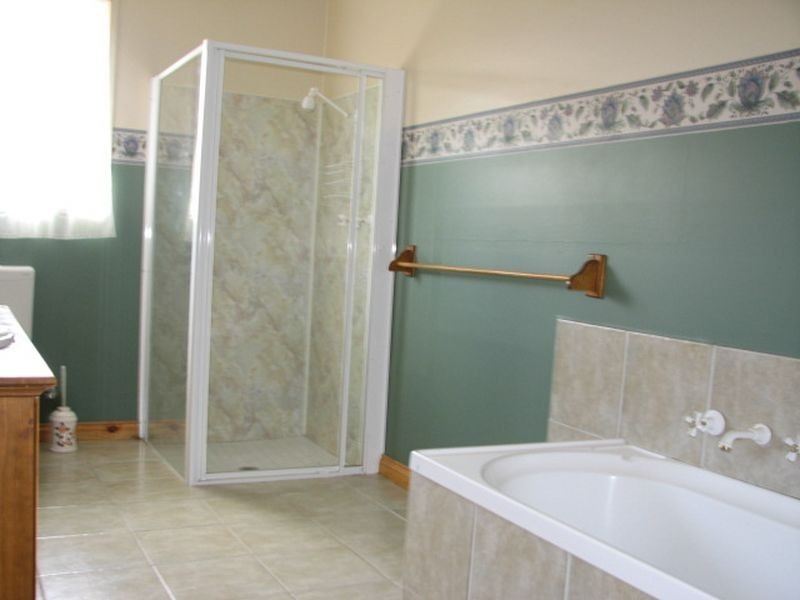 27 Castle Street, Moe VIC 3825