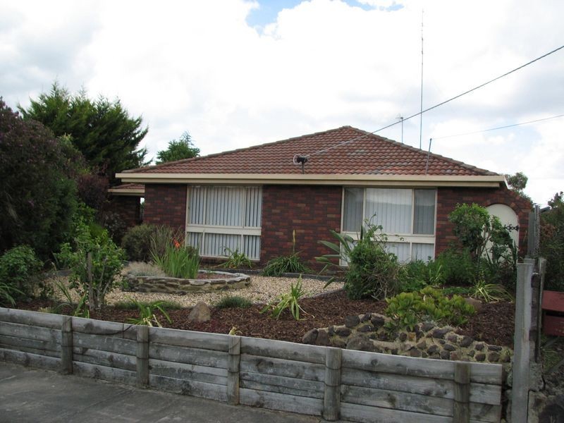 27 Castle Street, Moe VIC 3825