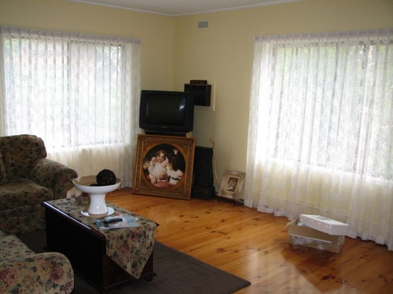 9 Lisle Street, Moe VIC 3825