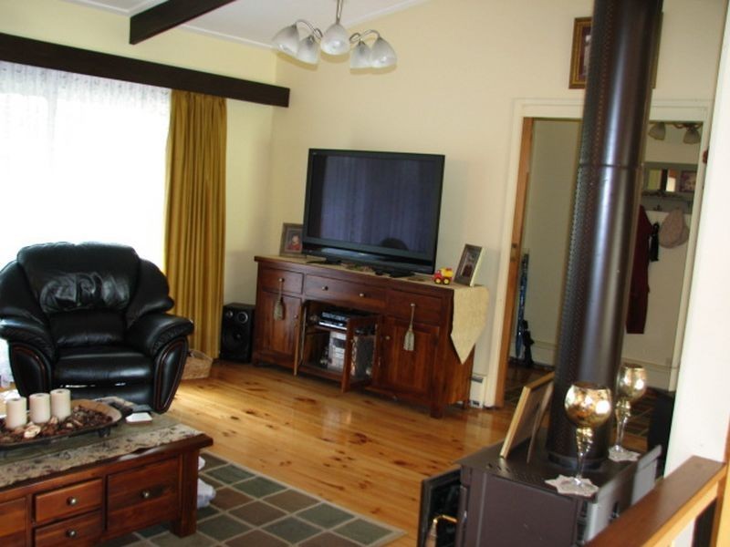 9 Lisle Street, Moe VIC 3825