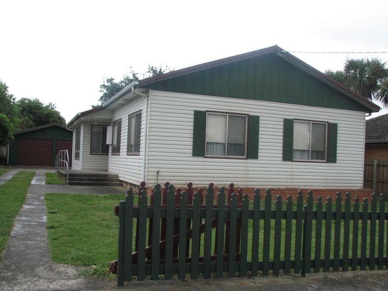 27 Ellinbank Street, Newborough VIC 3825