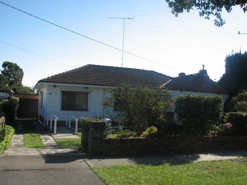 86 Hennessey Street, Moe VIC 3825